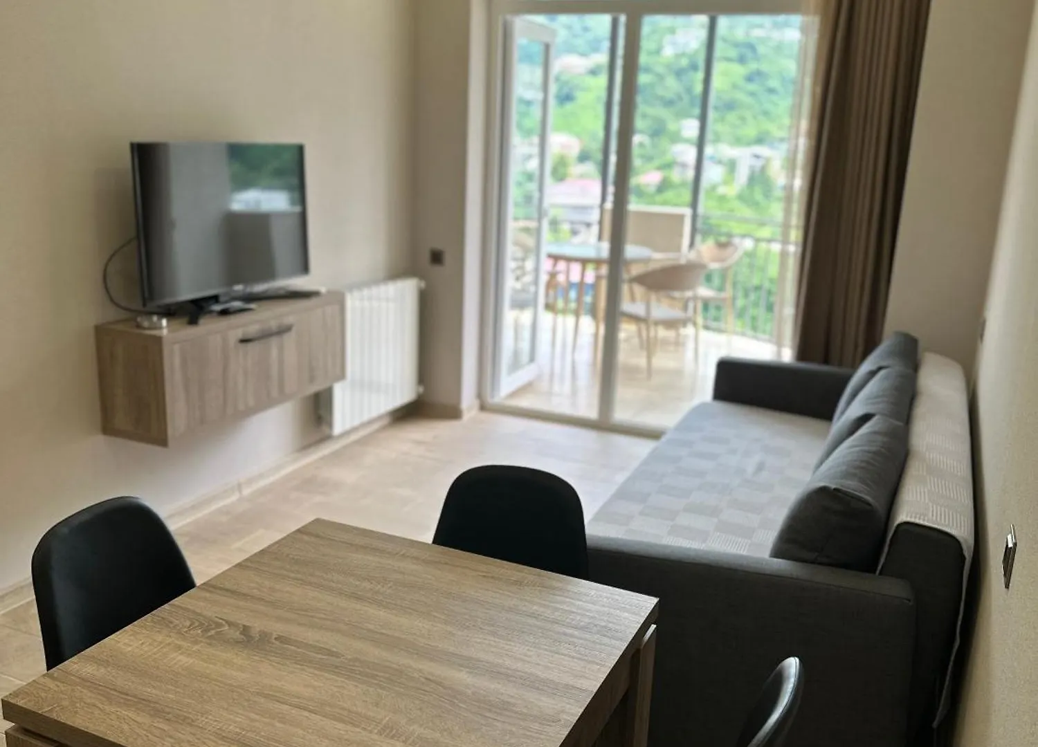 Gonio N802 Beachfront Mountain View Apartment