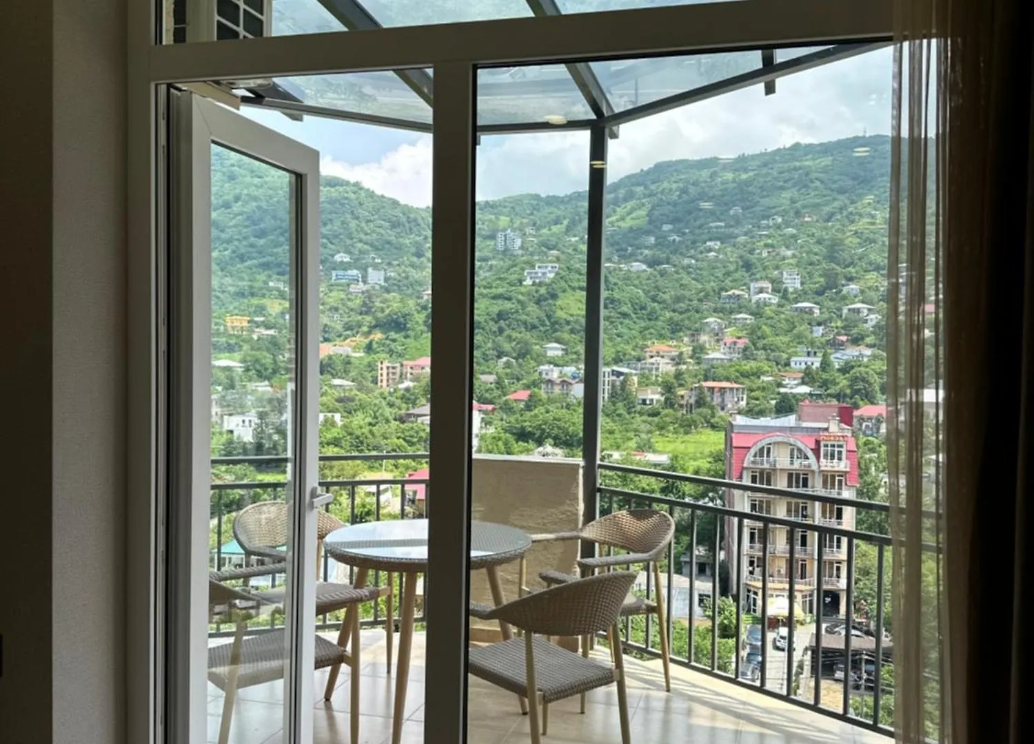 Gonio N802 Beachfront Mountain View Apartment